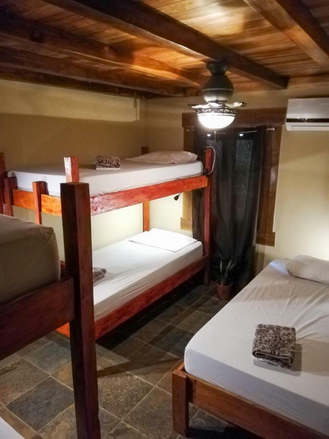 Bodhi Santa Catalina Hostel Ngoại thất bức ảnh